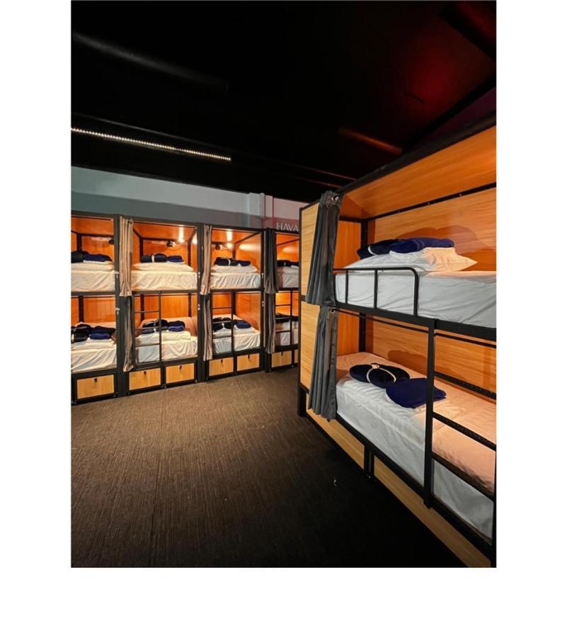 Capsuleaccom Hostel Gold Coast Luaran gambar